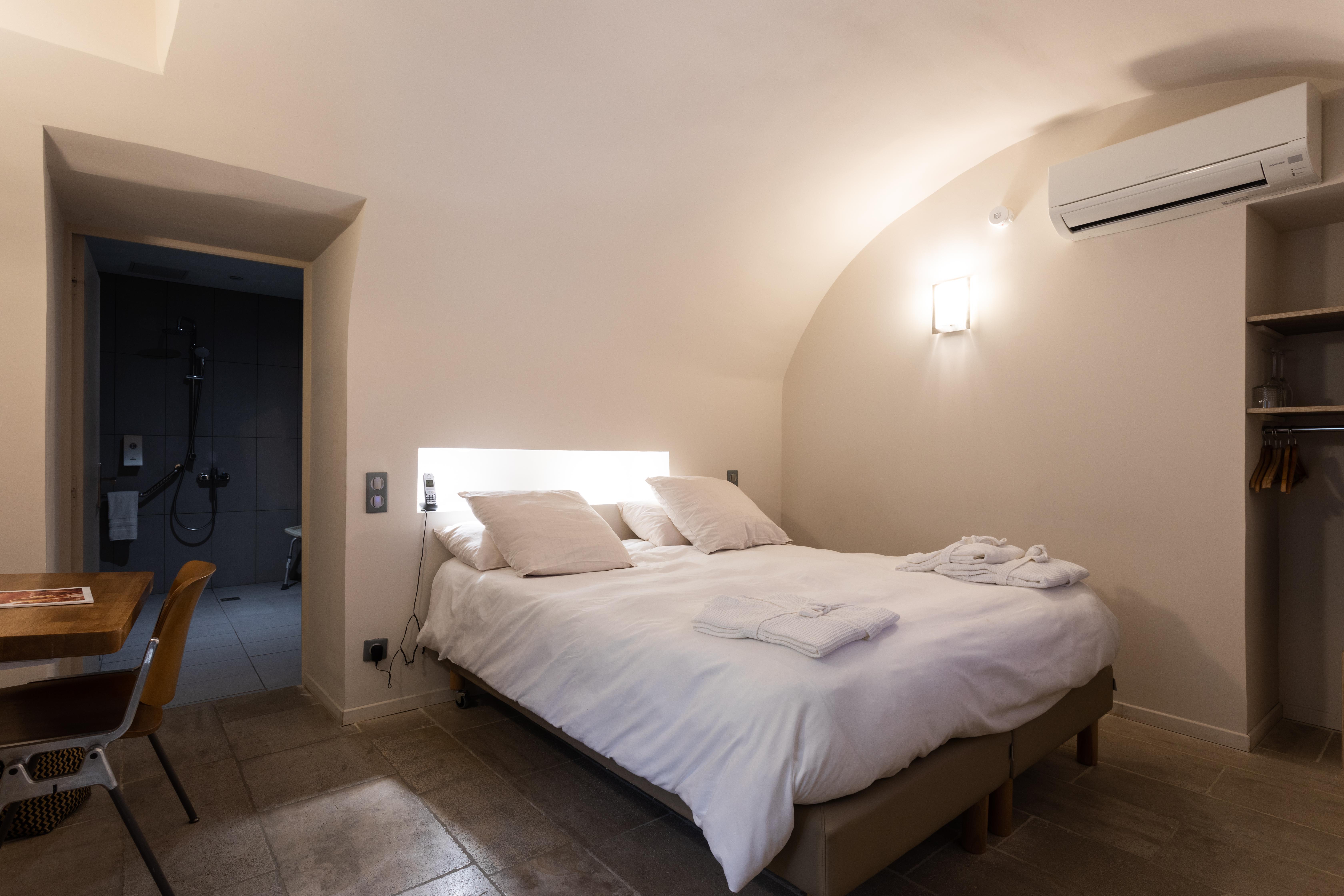Boutique Hotel Entraigues Юзес Экстерьер фото