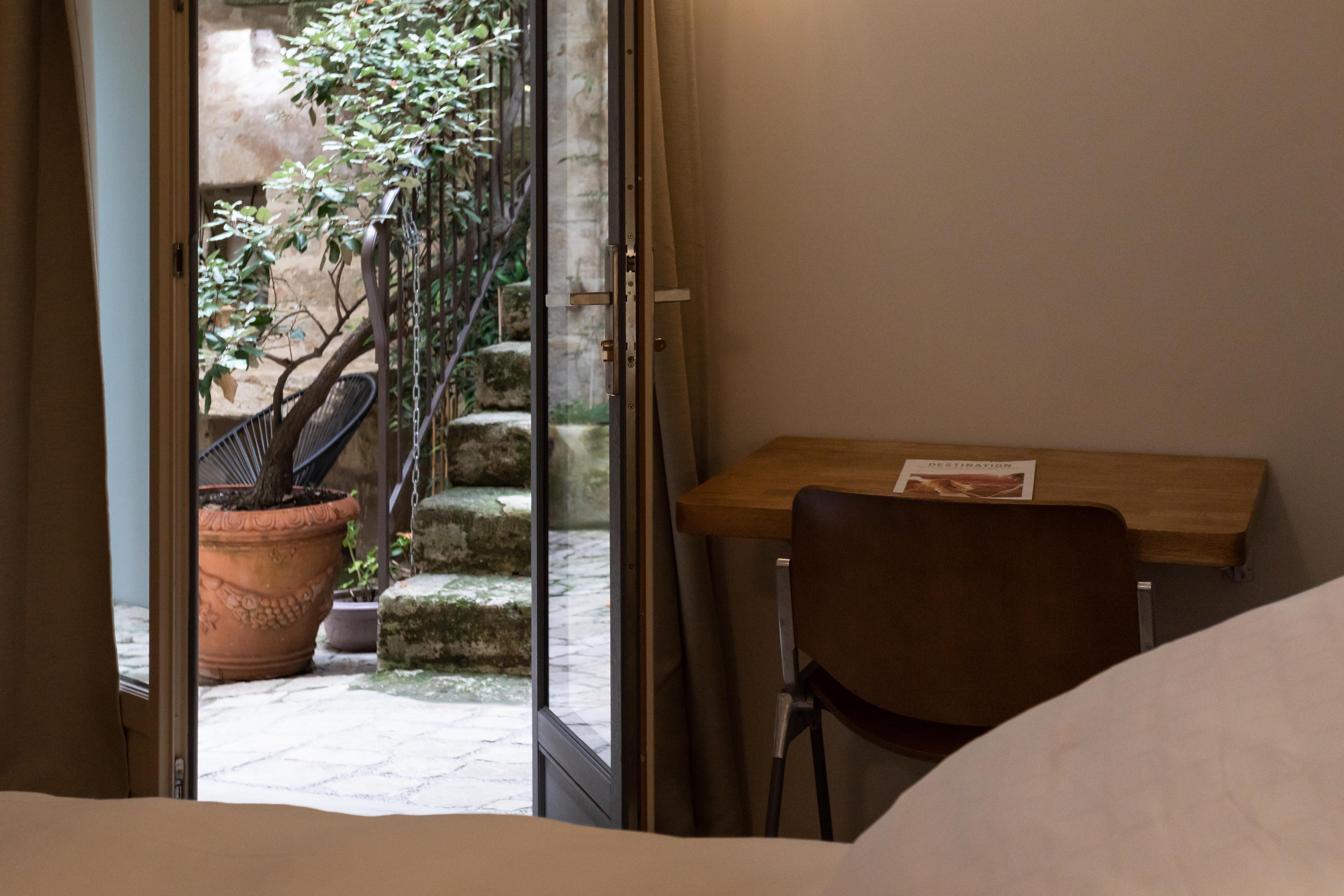 Boutique Hotel Entraigues Юзес Экстерьер фото