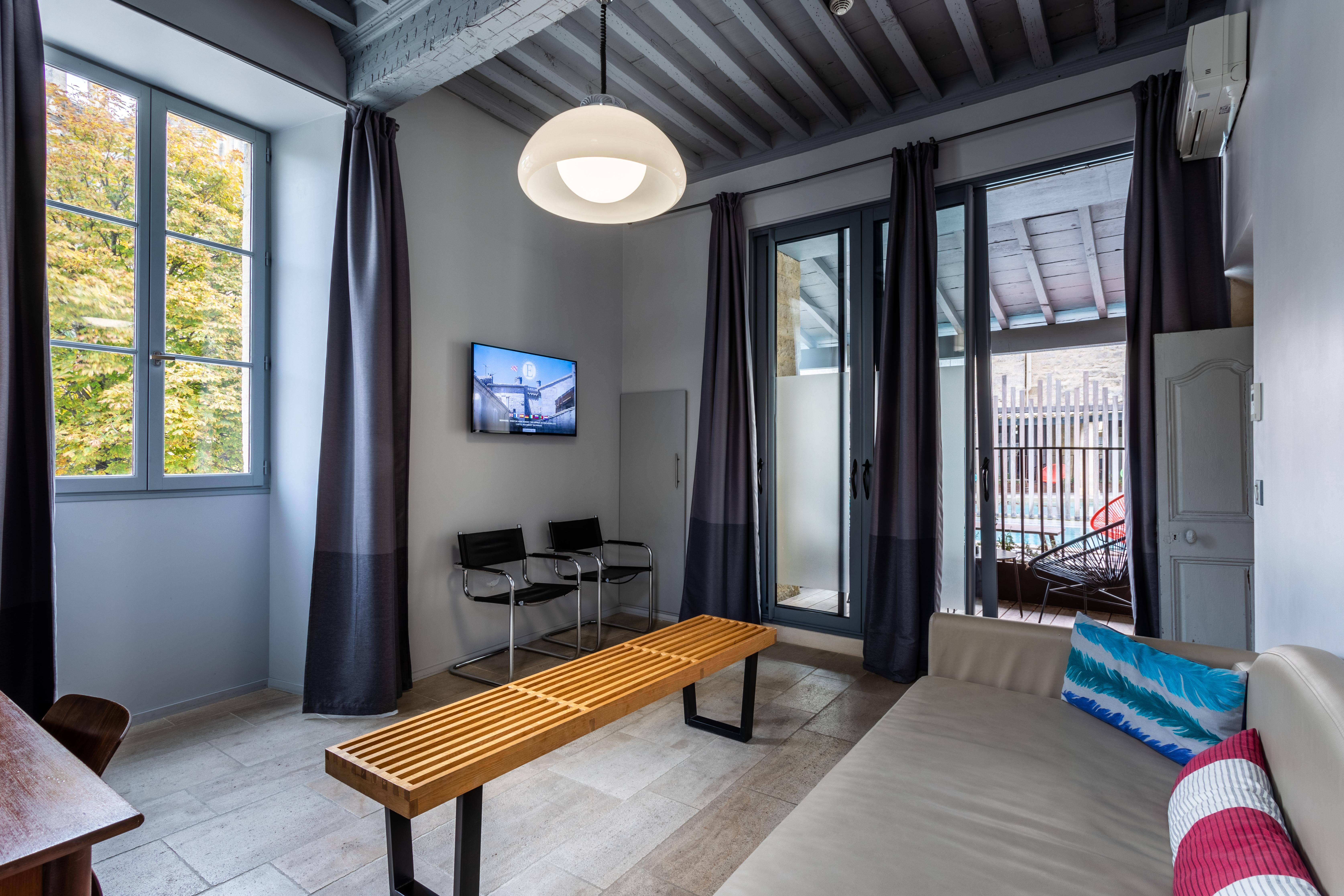 Boutique Hotel Entraigues Юзес Экстерьер фото