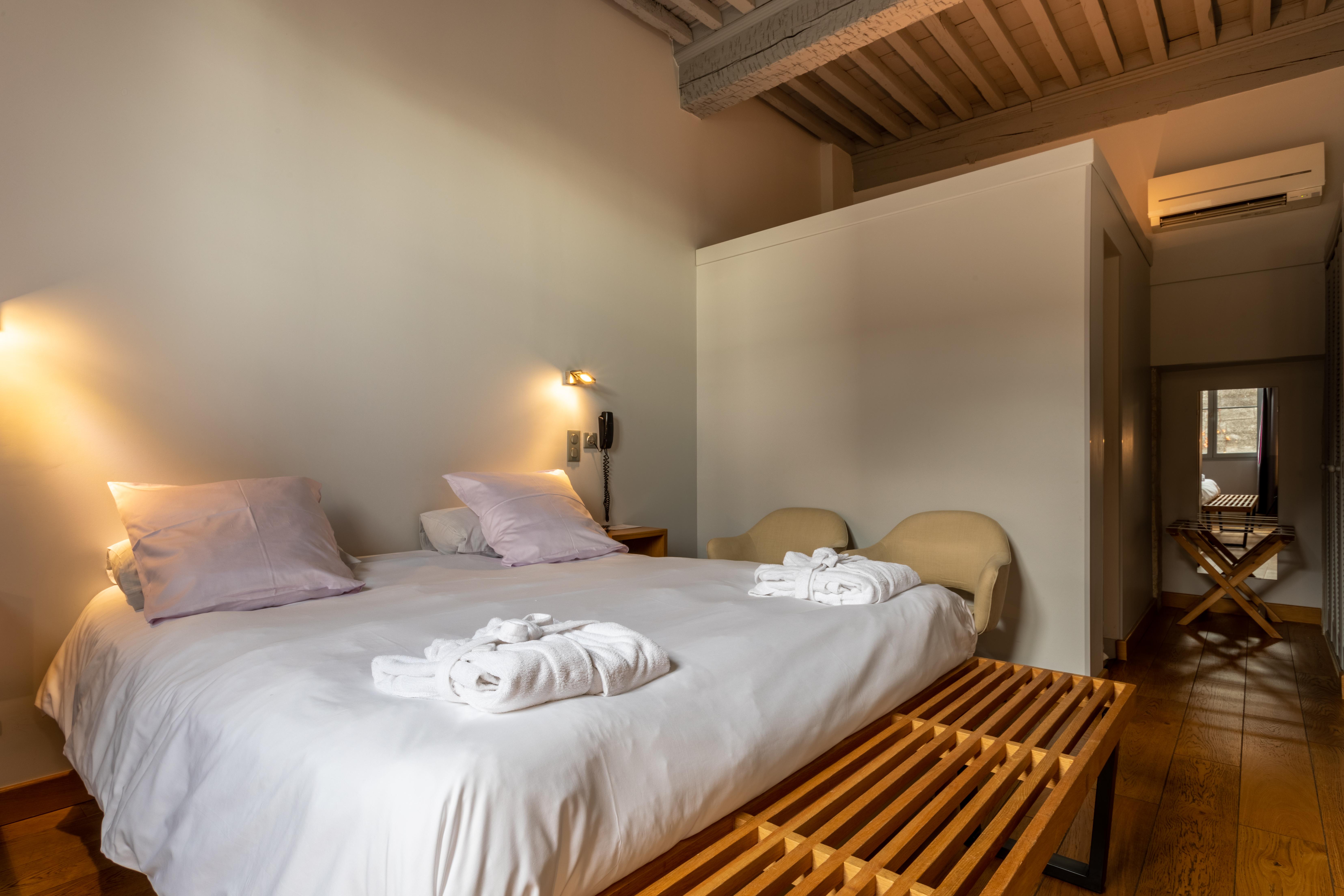 Boutique Hotel Entraigues Юзес Экстерьер фото