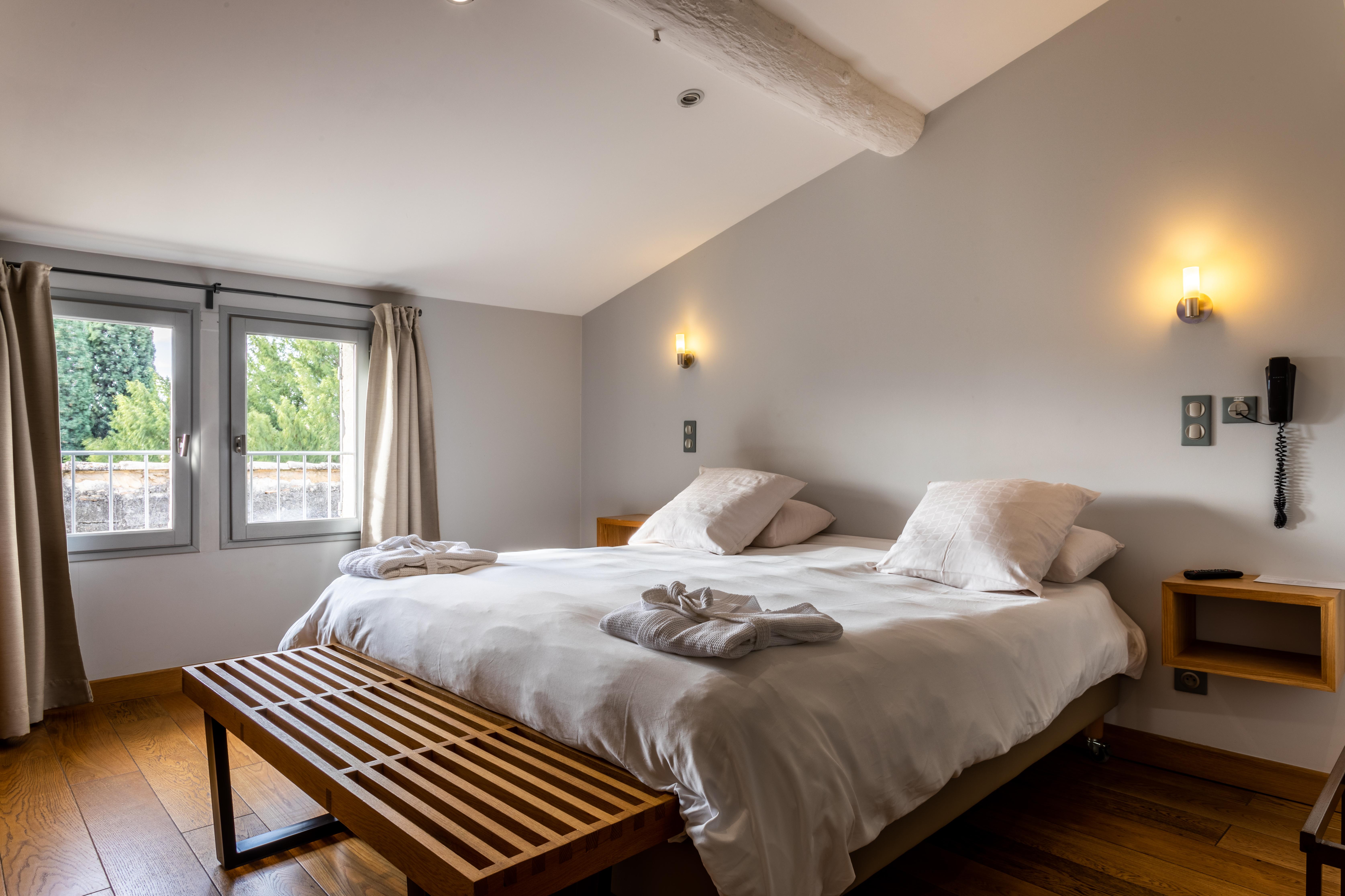 Boutique Hotel Entraigues Юзес Экстерьер фото