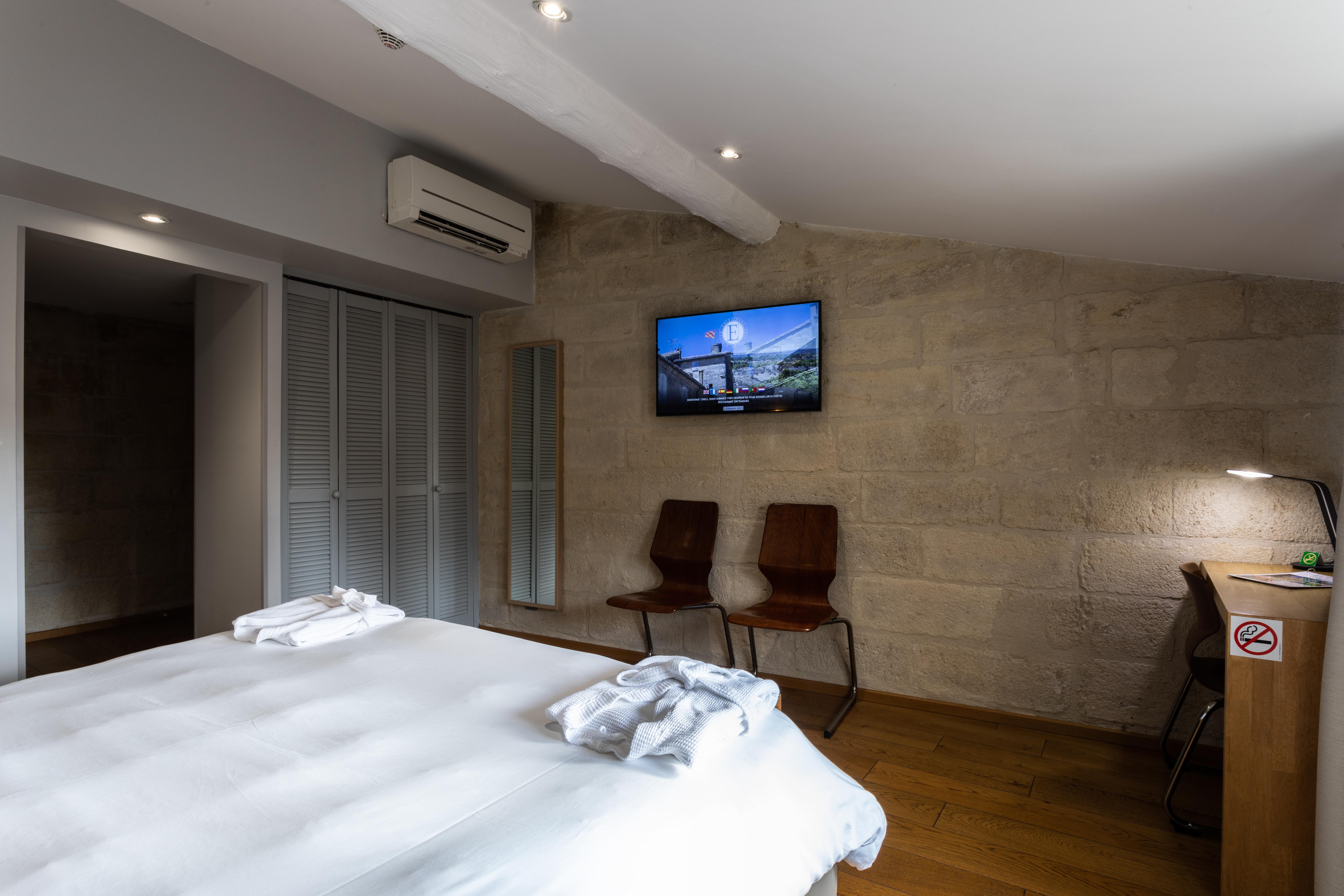 Boutique Hotel Entraigues Юзес Экстерьер фото