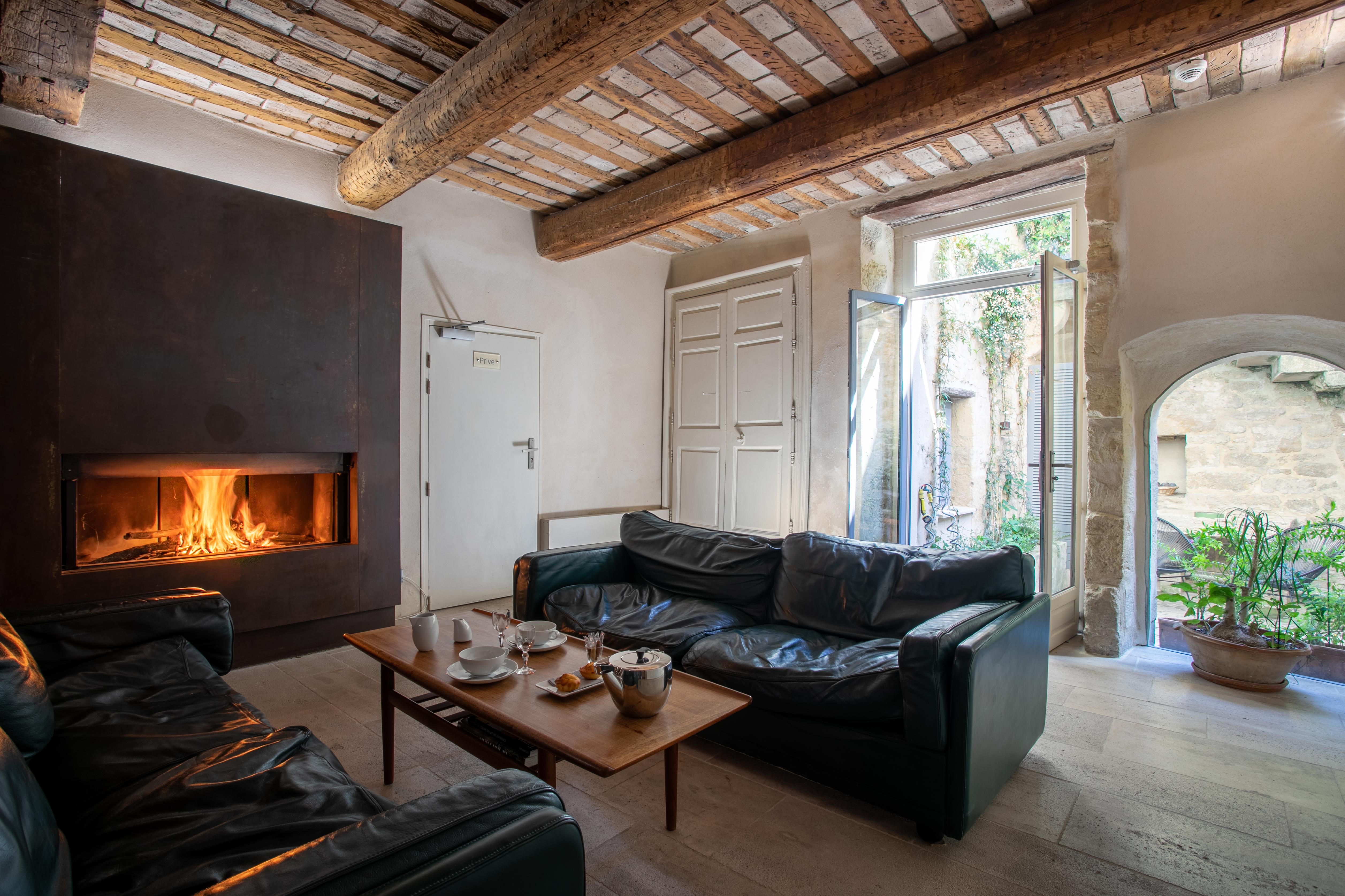 Boutique Hotel Entraigues Юзес Экстерьер фото