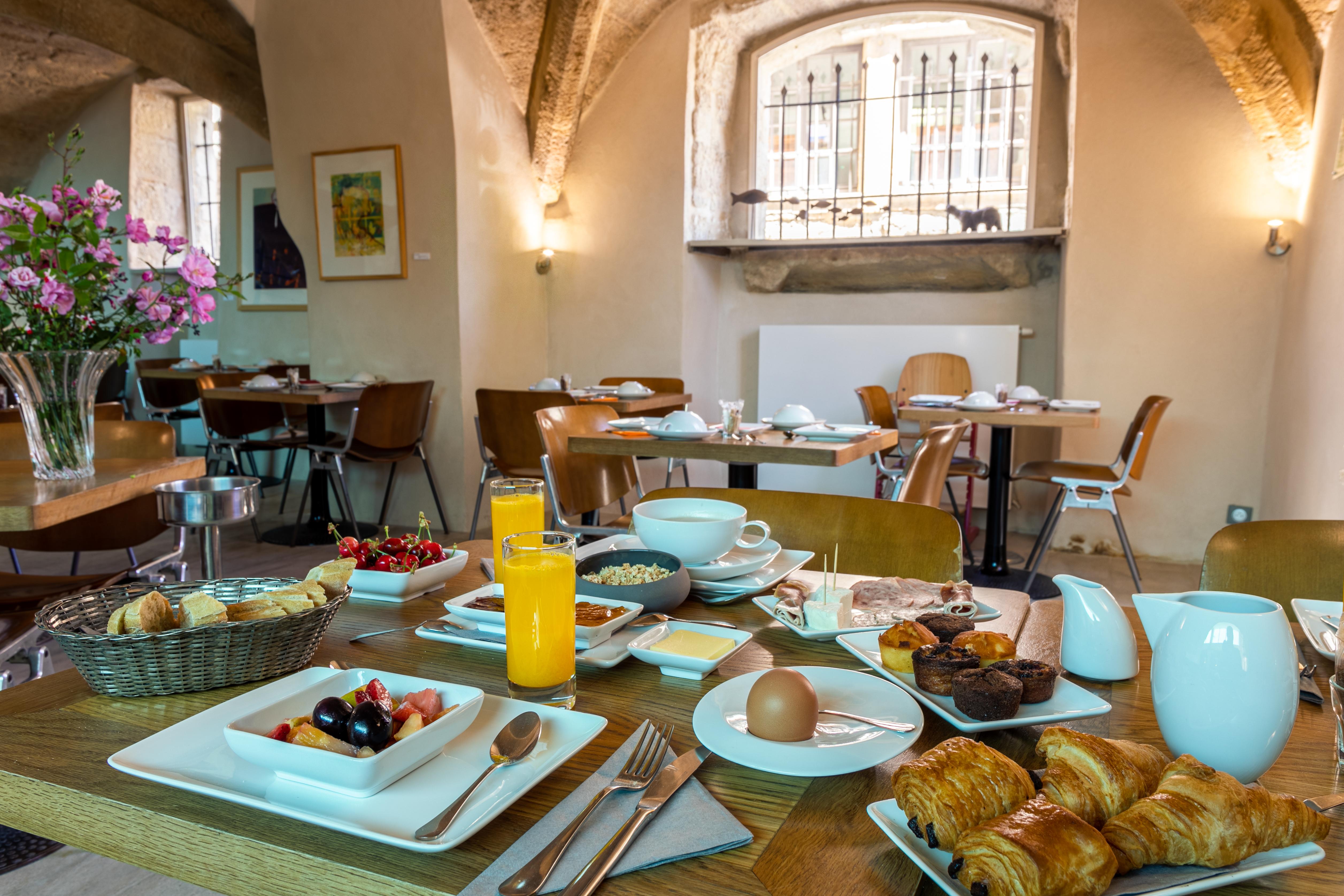 Boutique Hotel Entraigues Юзес Экстерьер фото