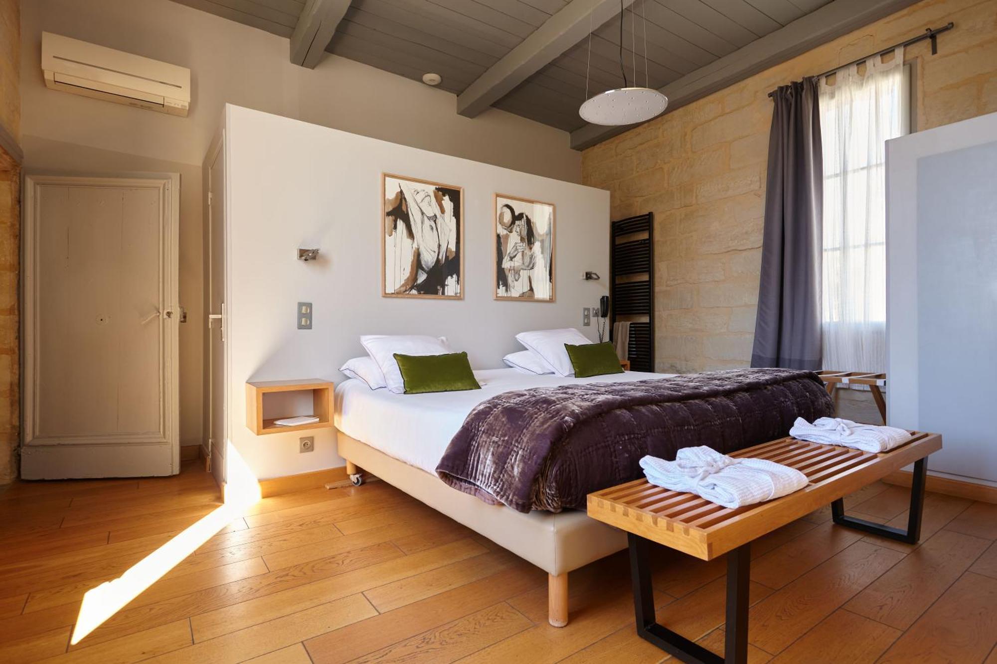 Boutique Hotel Entraigues Юзес Экстерьер фото